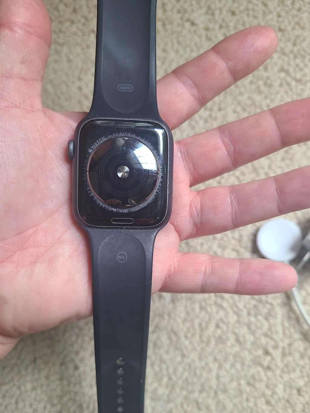 Apple Watch Series 4 — image 5 of 8